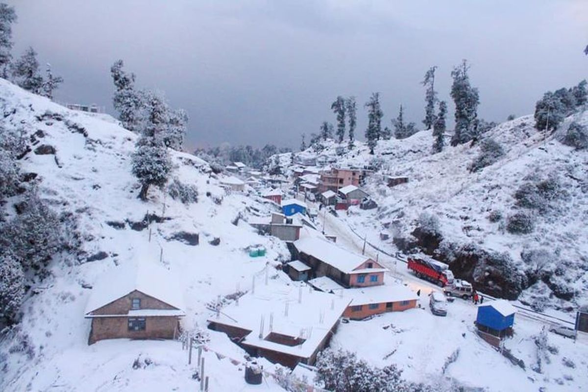 Daman Hills Himalayan Nature Retreat: Experience Panoramic Himalayan Views and Peaceful Mountain Landscapes